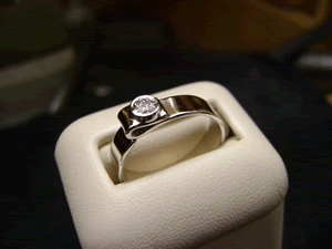 Ribbon Diamond ring